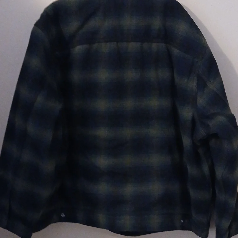 Levi's Black and Green Plaid Sherpa Jacket - Picture 3 of 3